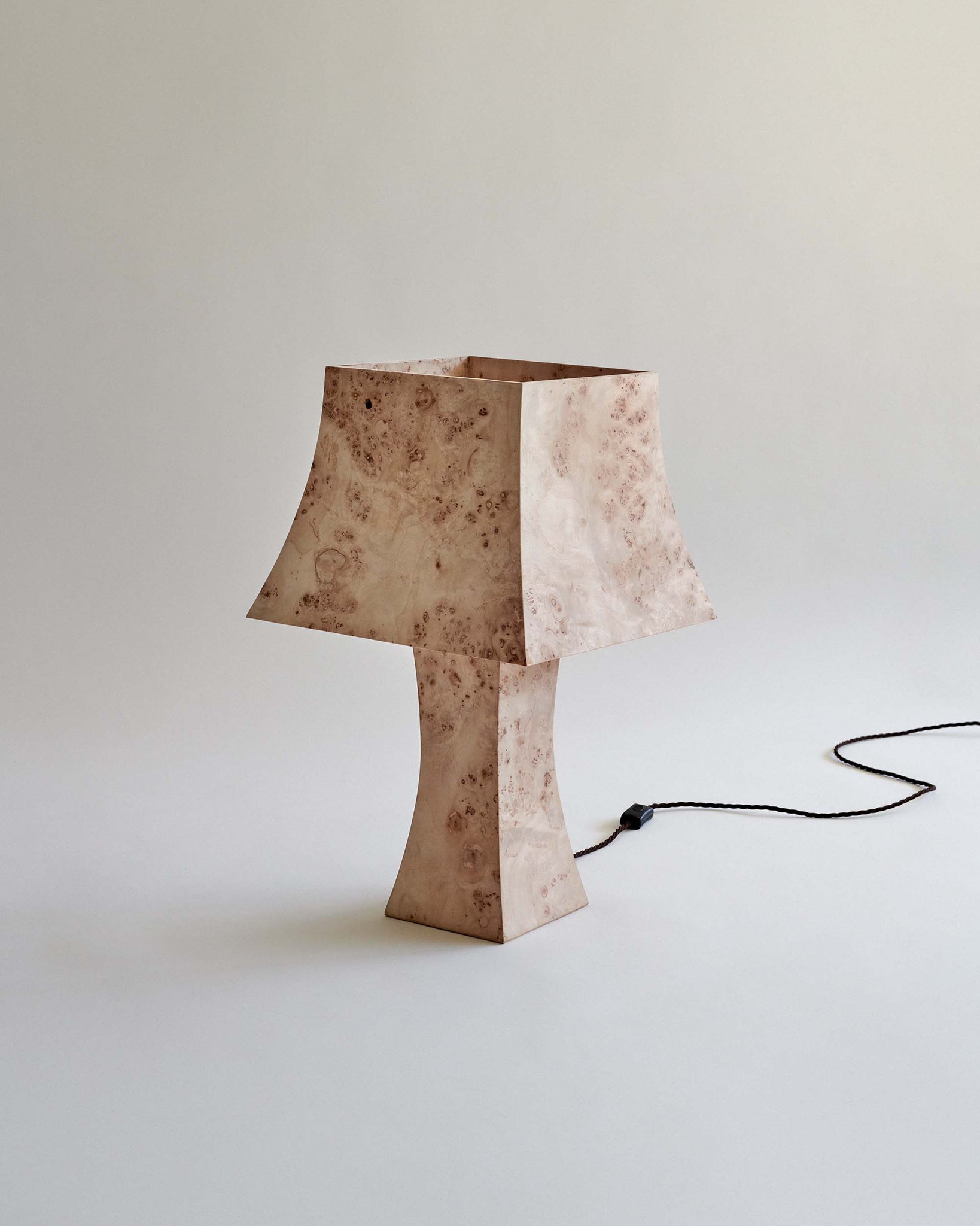 Load image into Gallery viewer, Burlie Lamp