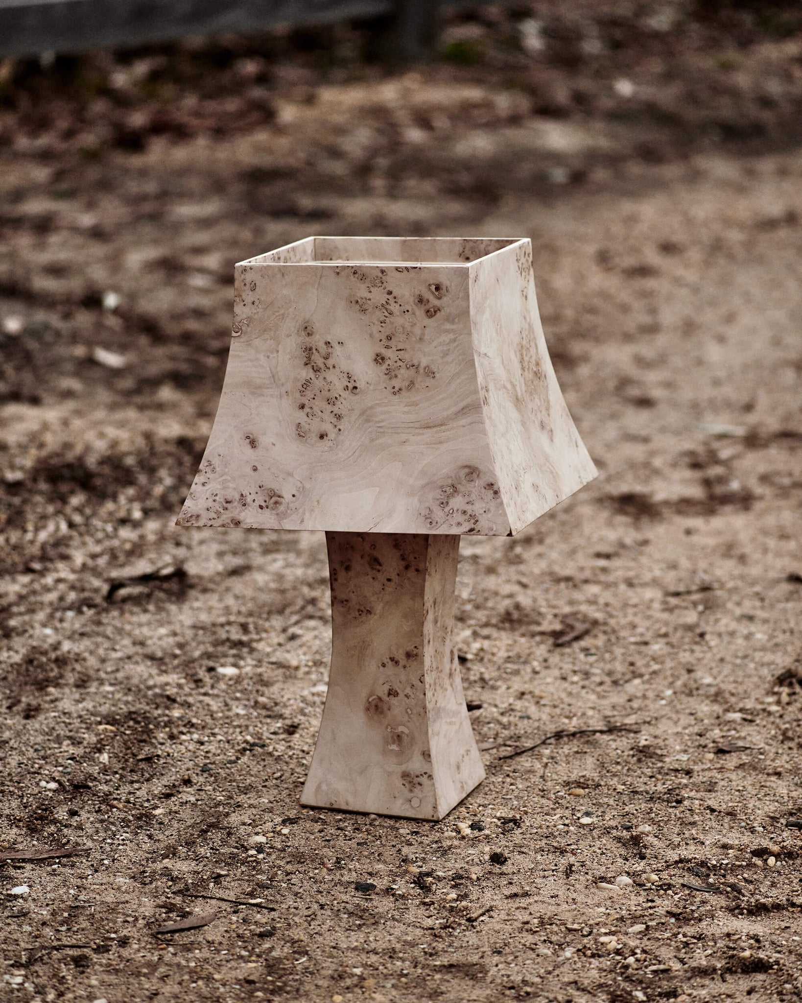 Load image into Gallery viewer, Burlie Lamp