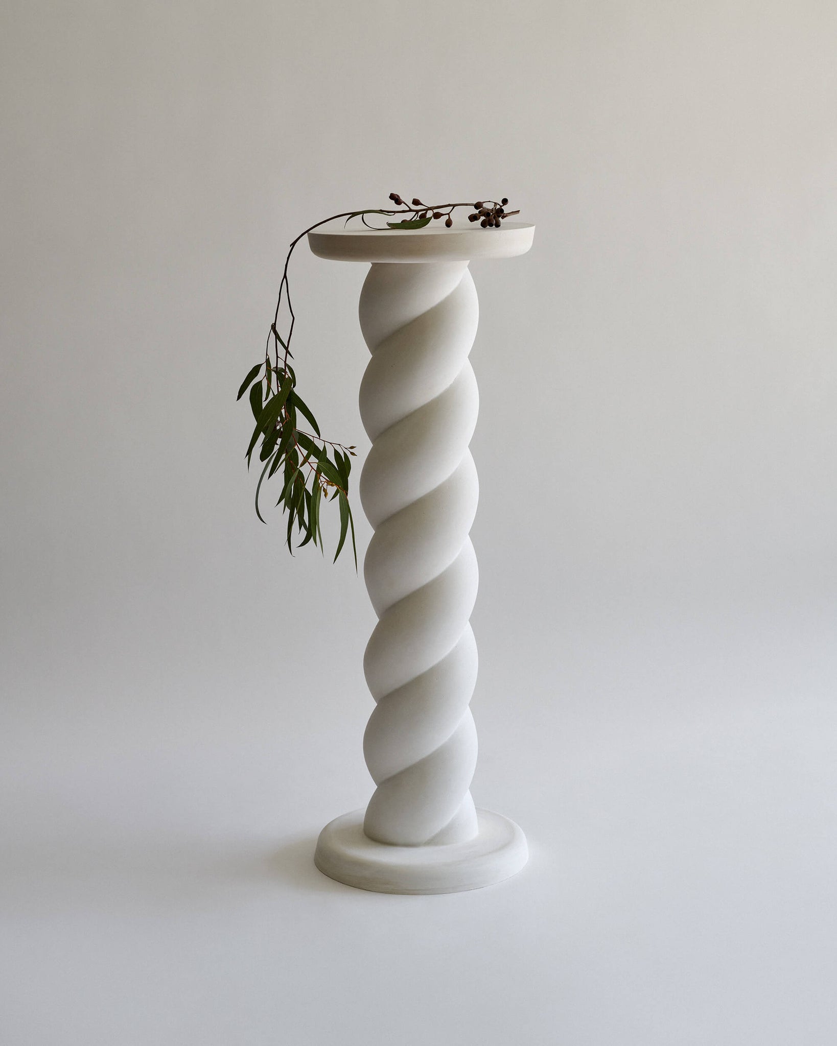 Load image into Gallery viewer, Twister Pedestal