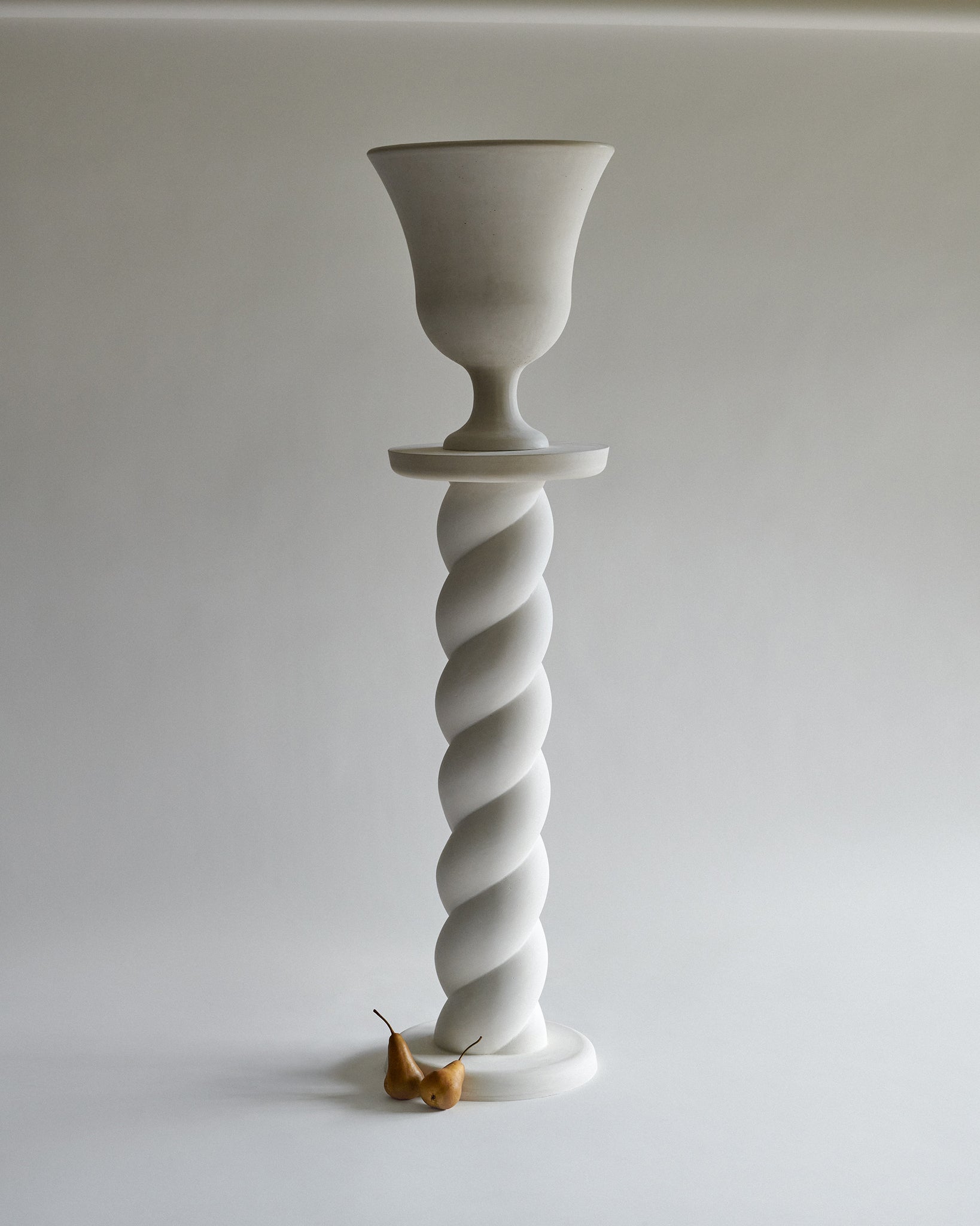 Load image into Gallery viewer, Twister Pedestal